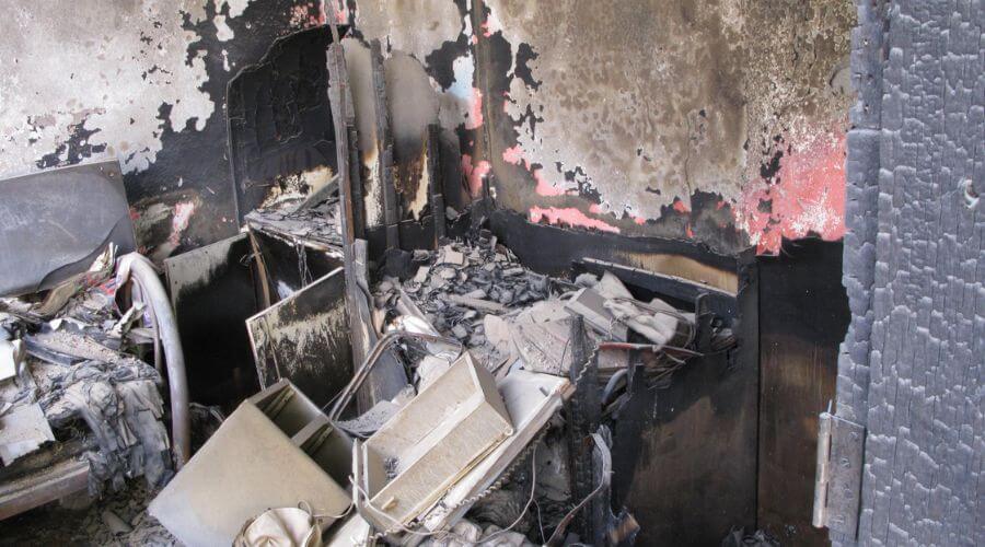 Why choose water damage restoration service for commercial water damage restoration in Boston